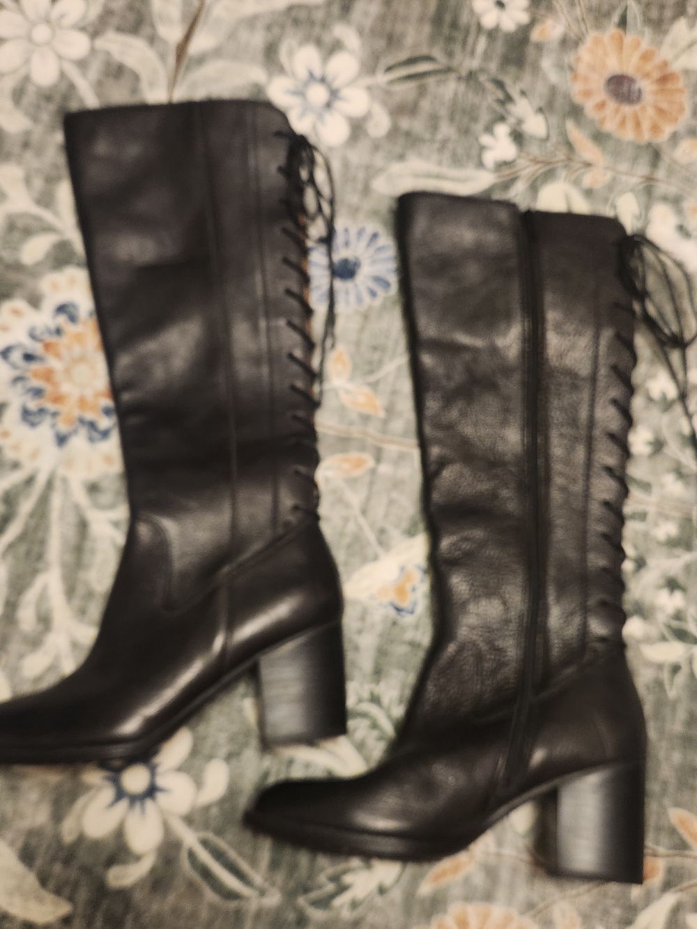 Sofft Black Leather Lace-Up Sz 8 Block Heel Boots Sure Fit Knee High. Never Worn